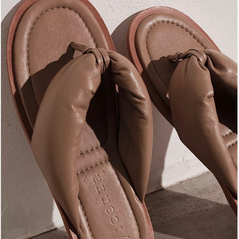Brand New Vicenza Puffy Thong Sandal in Tan